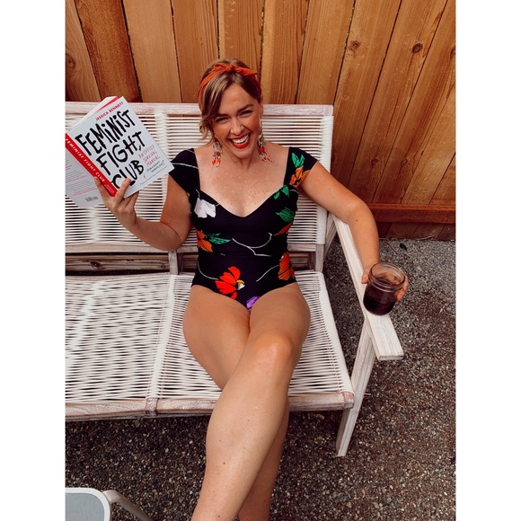 Meet your Posher, Emily - Picture 3 of 5